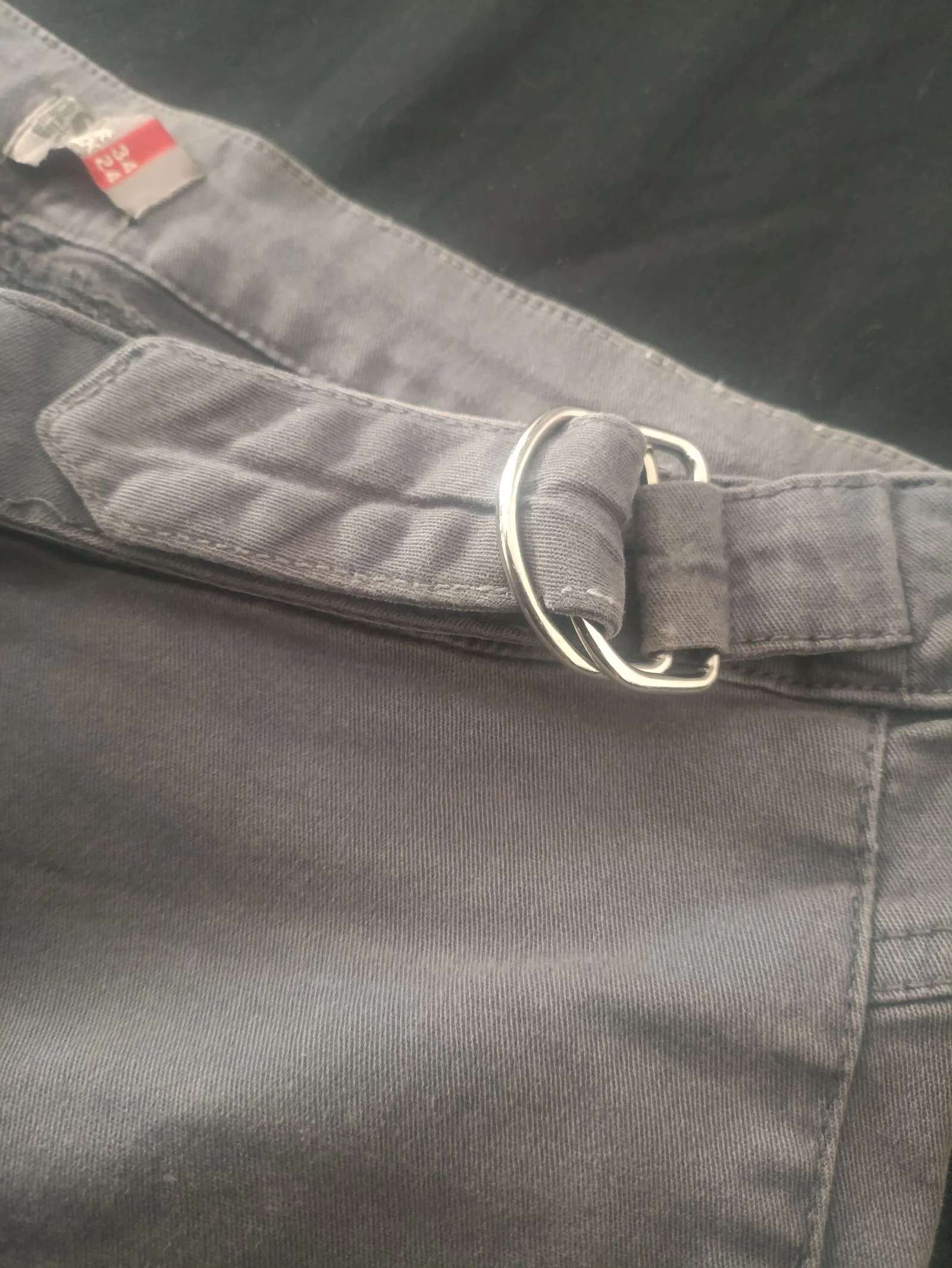 Y2K Grijze Lage Taille Uitlopende Broek met Rits Knie Detail & Zijgesp. Maat 36. – photo 4